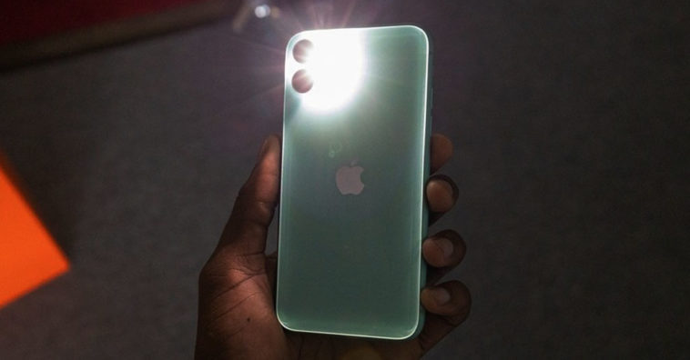 Flashlight Iphone 11 Back Glowing