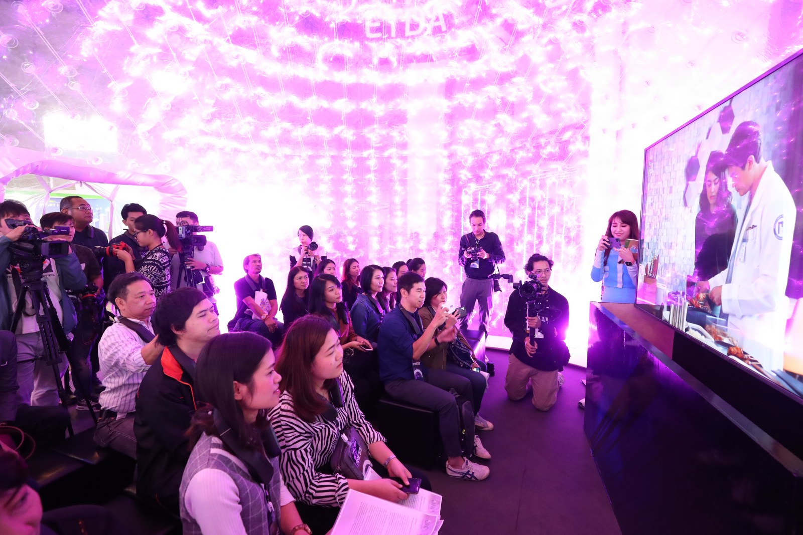 14 บรรยากาศ Oiio โรงหนังปล่อยกลิ่น