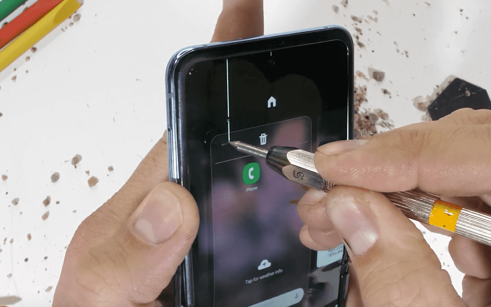 Galaxy Z Flip May Fake Glass Screen Jerryrigeverything Test Img 6