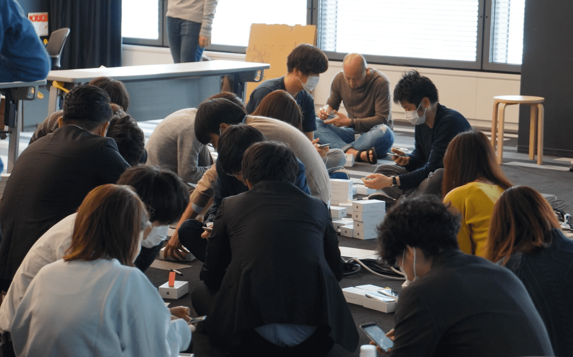 Japanese Ministry Of Health Treated 2000 Iphone Stuck On Board Img 3