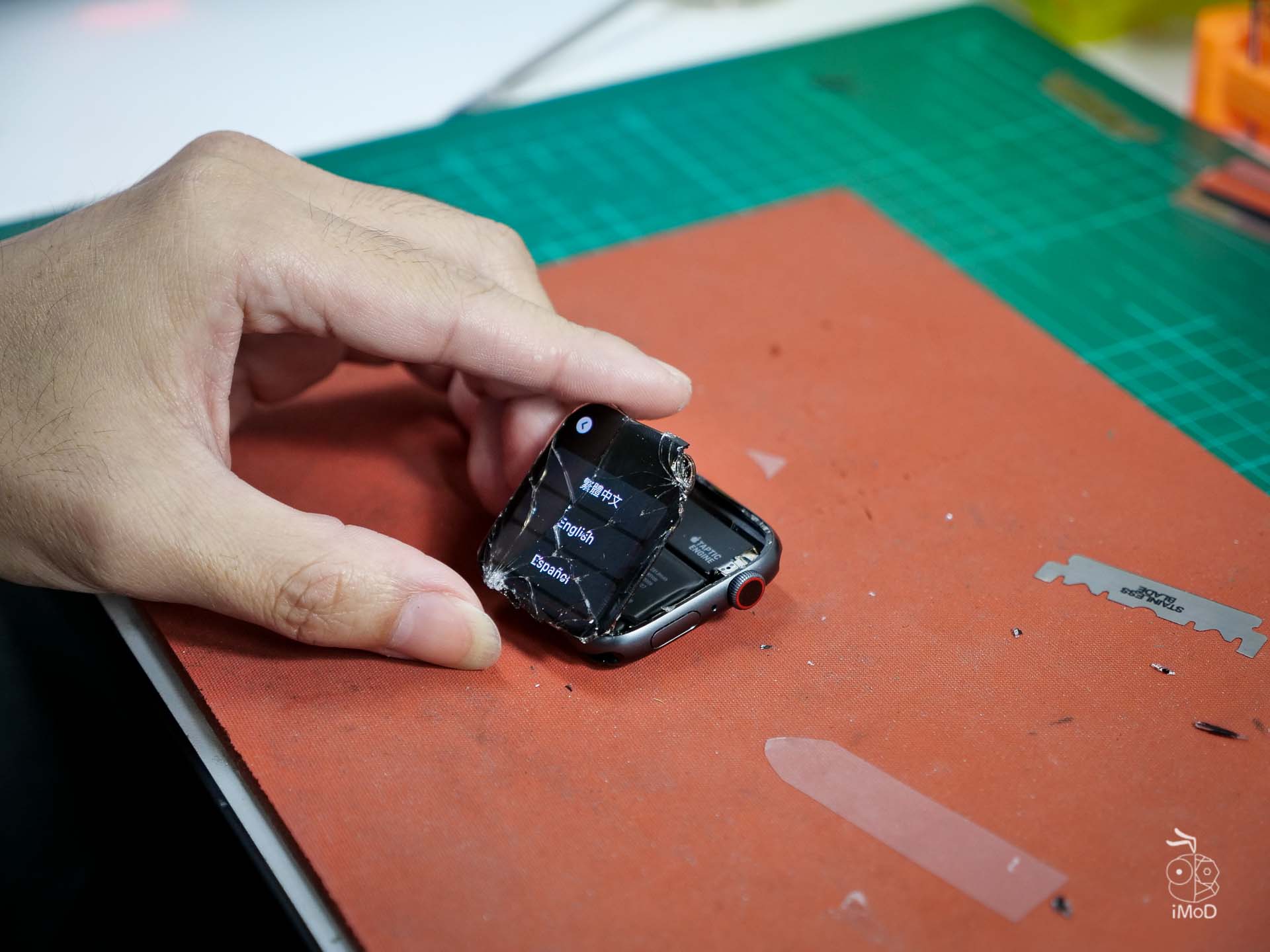 Apple Watch จอแตก