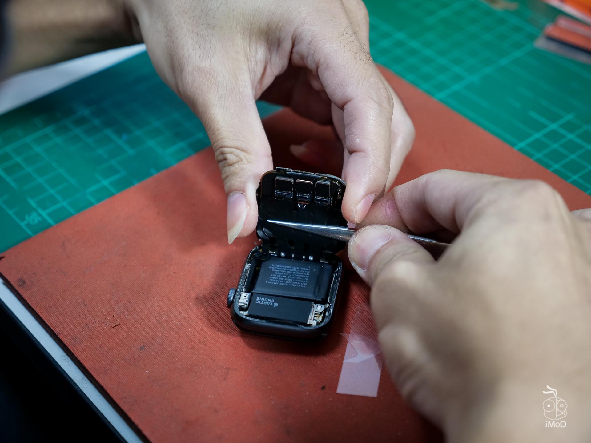 Fix Apple Watch Screen Crack Yukifix 1026274