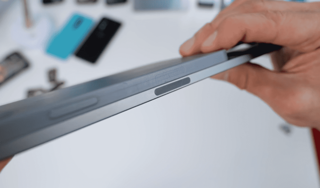 ความเป็นไปได้ของพอร์ตปริศนาในภาพ CAD ของ iPhone 12 Pro Max