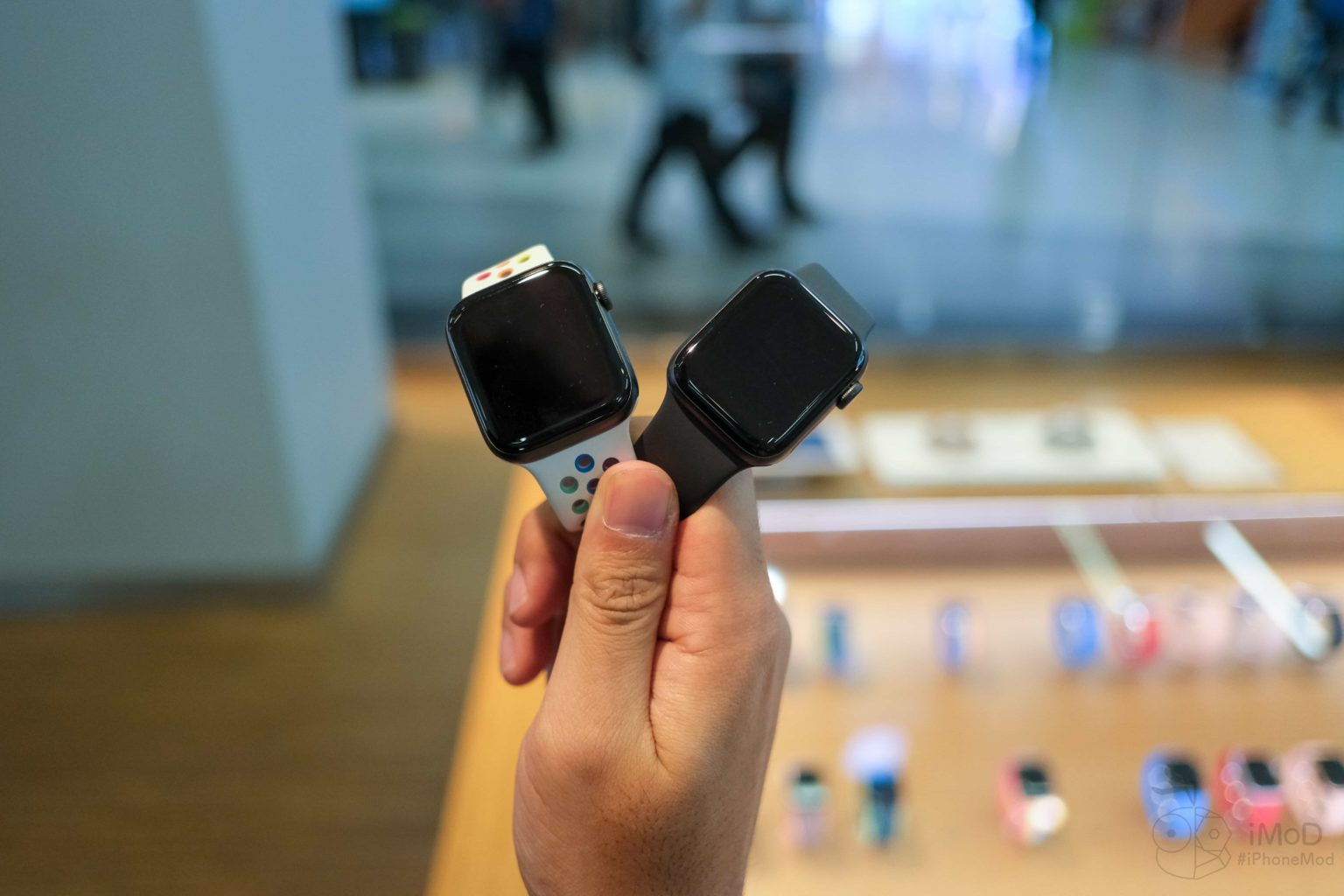 Apple Watch Series 6, Apple Watch SE (รุ่น GPS), iPad รุ่นที่ 8 (รุ่น WiFi) ขายแล้วที่ Studio 7